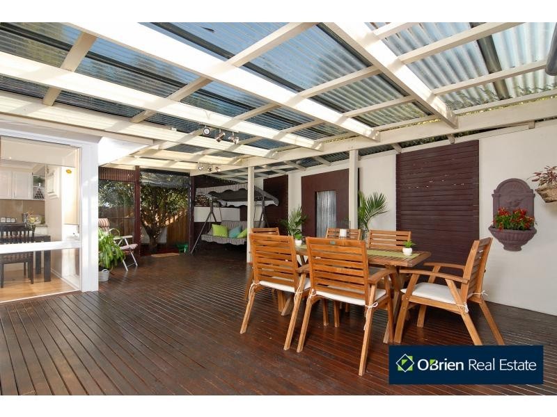 7 Kara Walk, Cranbourne VIC 3977