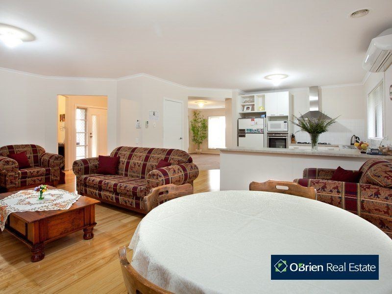 69 Viewgrand Drive, Berwick VIC 3806