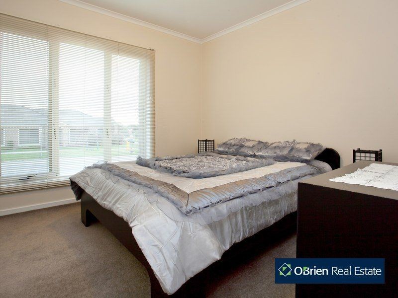 69 Viewgrand Drive, Berwick VIC 3806