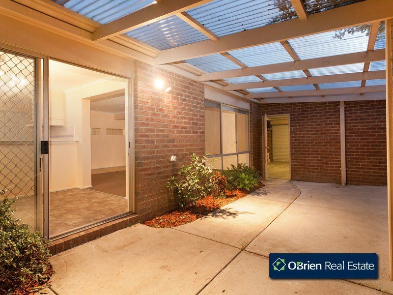 16 Colwyn Drive, Narre Warren South VIC 3805
