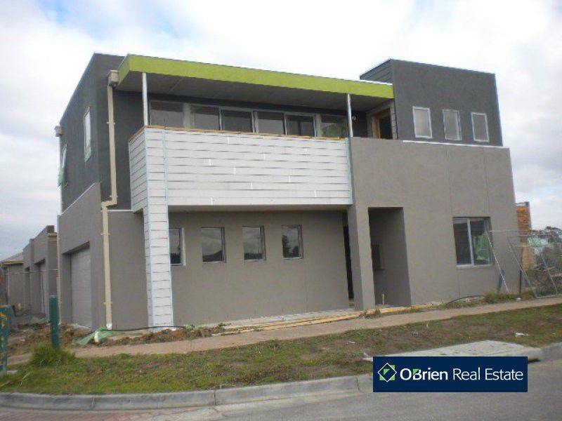 2 Acorn Lane, Pakenham VIC 3810