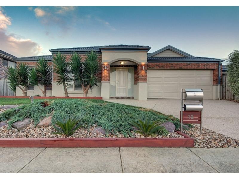 12 Montmorency Avenue, Berwick VIC 3806