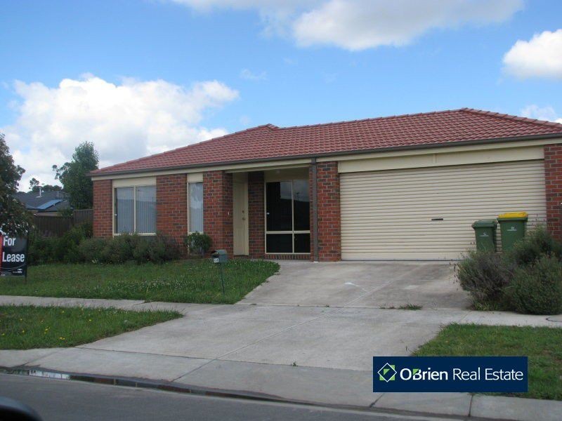 14 Wakenshaw Crescent, Pakenham VIC 3810