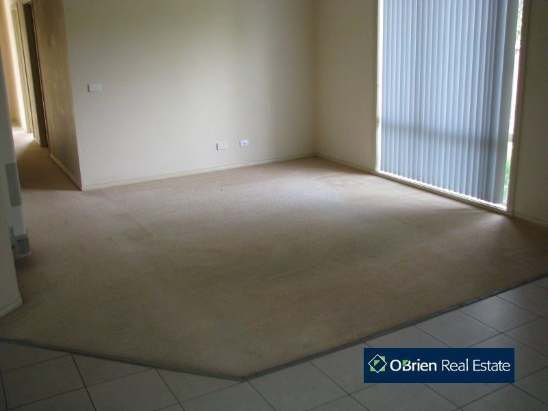 14 Wakenshaw Crescent, Pakenham VIC 3810