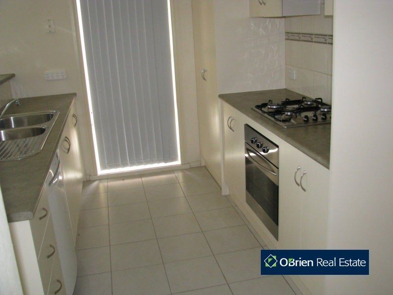 14 Wakenshaw Crescent, Pakenham VIC 3810