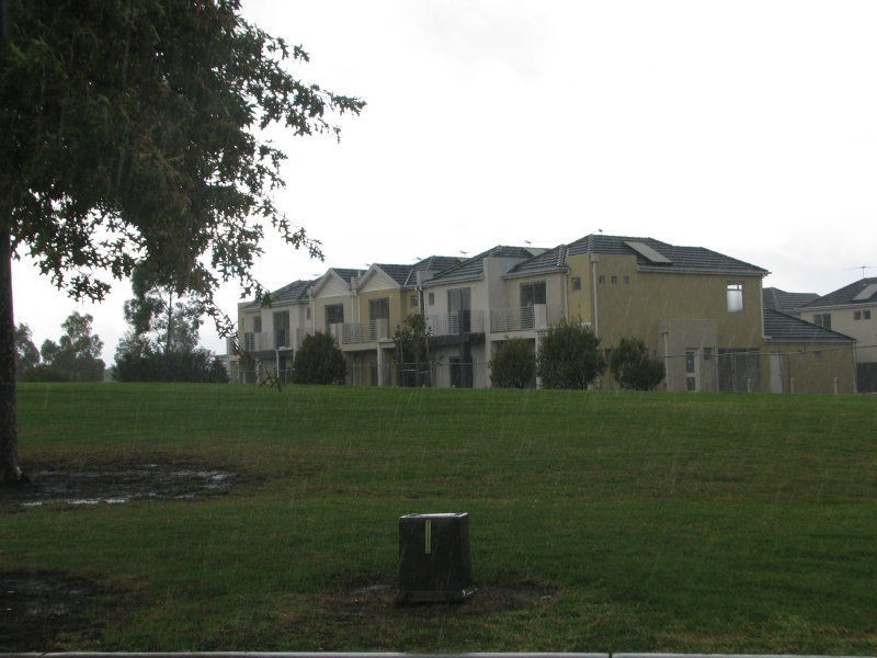 9/11 Howqua Place, Pakenham VIC 3810