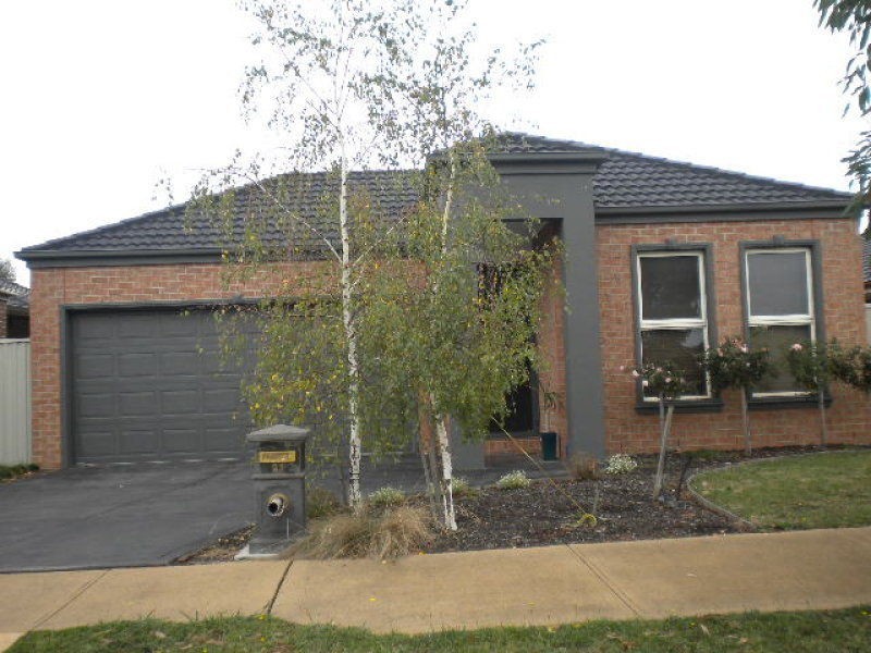 23 Genoa Grove, Pakenham VIC 3810