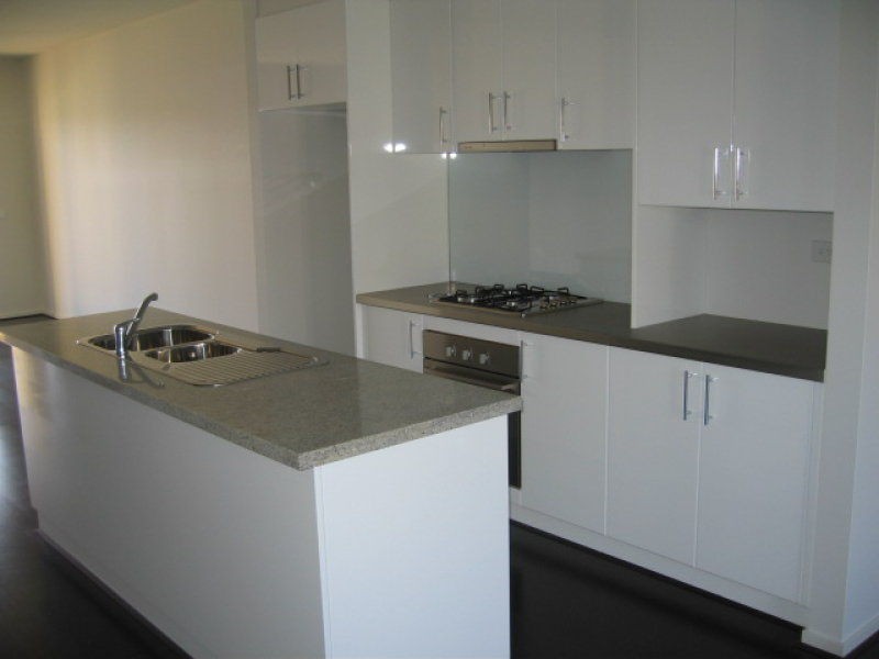 2/2 The Entrance, Pakenham VIC 3810