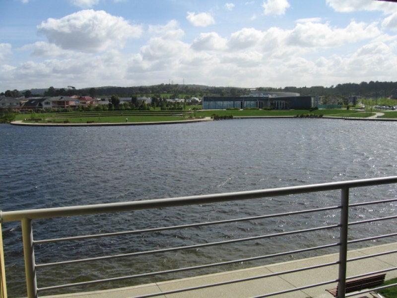 2/2 The Entrance, Pakenham VIC 3810