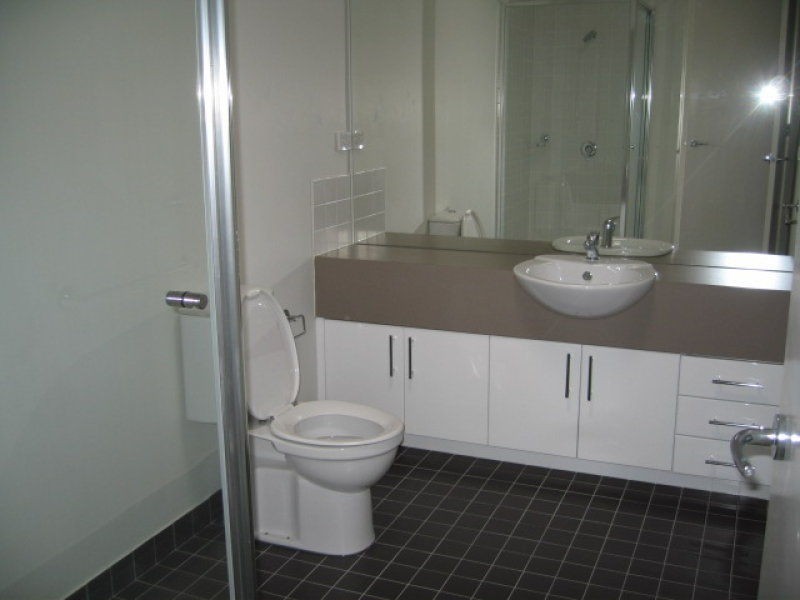 2/2 The Entrance, Pakenham VIC 3810