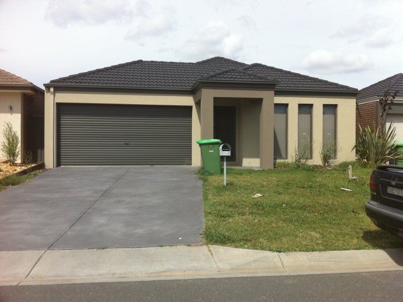 35 Sarton Link, Pakenham VIC 3810