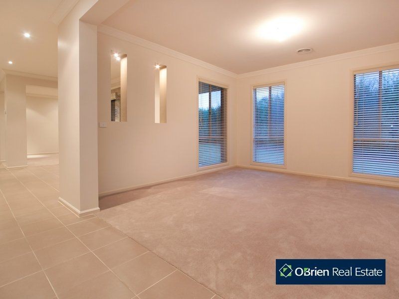 105 Skyline Way, Berwick VIC 3806