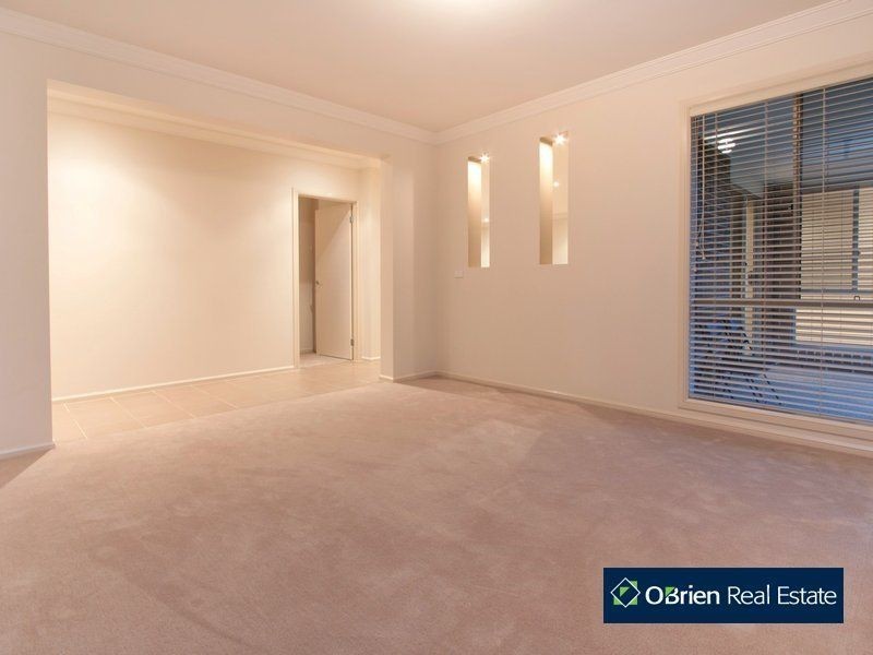 105 Skyline Way, Berwick VIC 3806