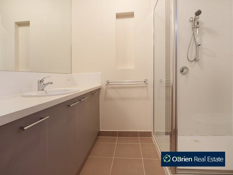 105 Skyline Way, Berwick VIC 3806