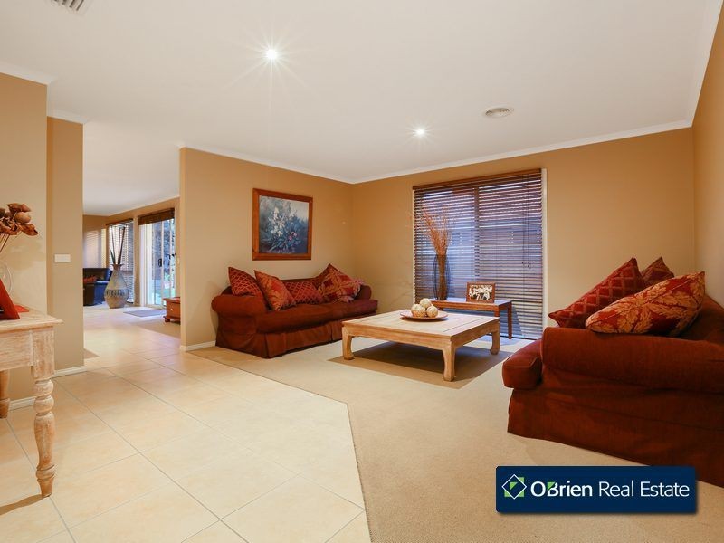 39 Fieldstone Boulevard, Beaconsfield VIC 3807