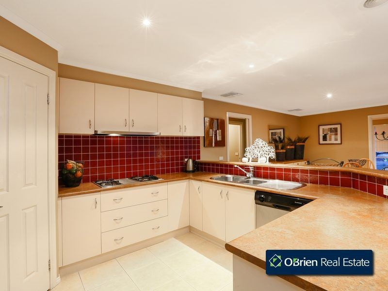 39 Fieldstone Boulevard, Beaconsfield VIC 3807