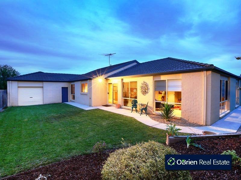 39 Fieldstone Boulevard, Beaconsfield VIC 3807