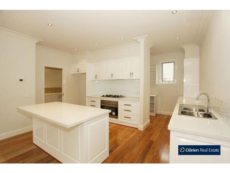 9 Avard Court, Berwick VIC 3806