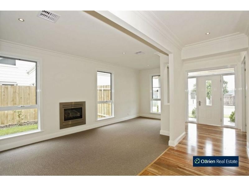 9 Avard Court, Berwick VIC 3806