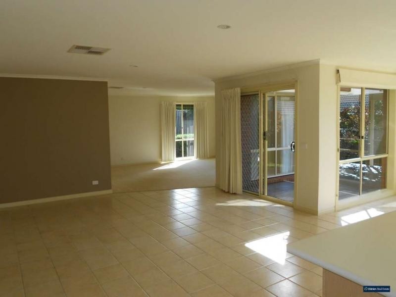 105 Berwick – Springs Promenade, Narre Warren South VIC 3805