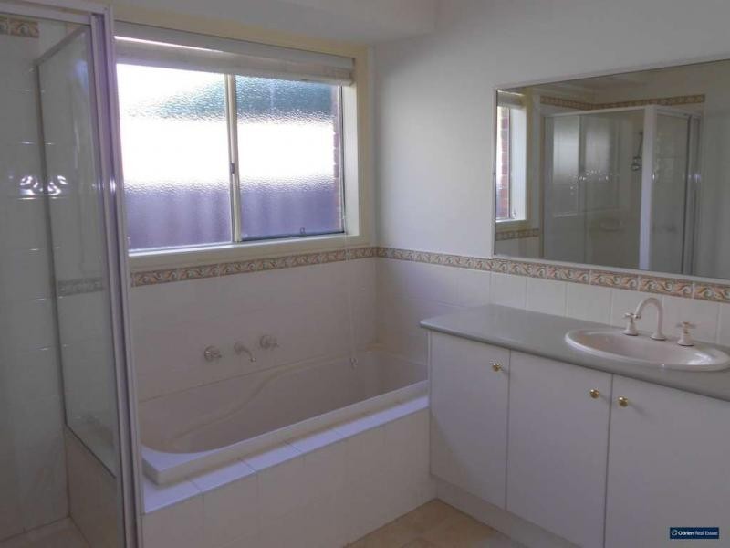 105 Berwick – Springs Promenade, Narre Warren South VIC 3805