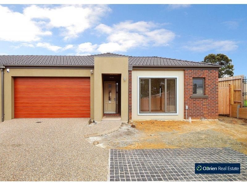 Unit 2/14-16 Avard Court, Berwick VIC 3806