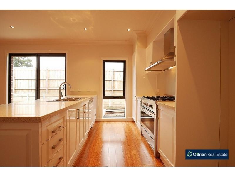 Unit 2/14-16 Avard Court, Berwick VIC 3806