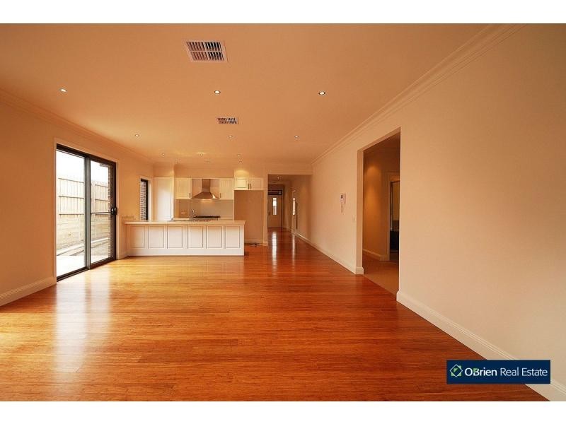 Unit 2/14-16 Avard Court, Berwick VIC 3806