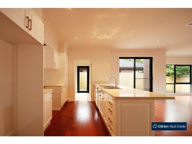 Unit 4/14-16 Avard Court, Berwick VIC 3806