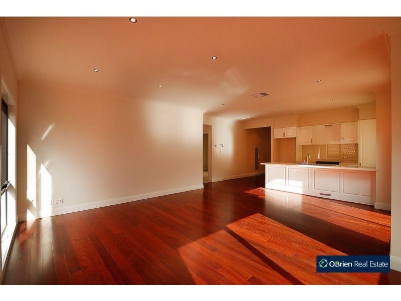 Unit 4/14-16 Avard Court, Berwick VIC 3806