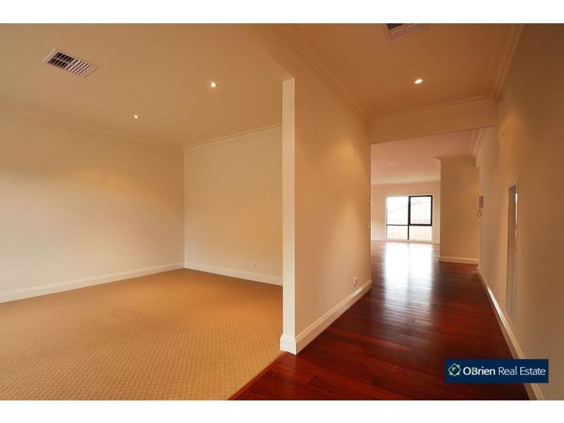 Unit 4/14-16 Avard Court, Berwick VIC 3806