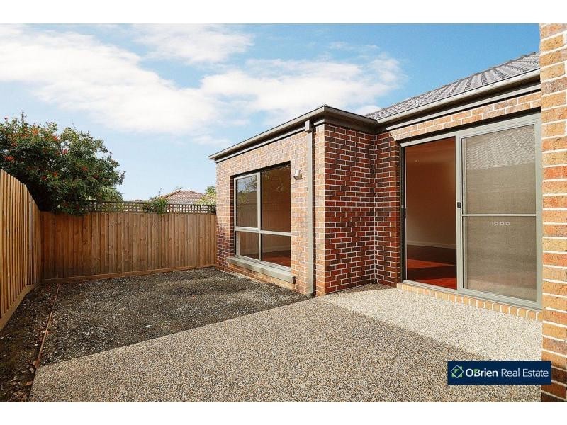 Unit 4/14-16 Avard Court, Berwick VIC 3806
