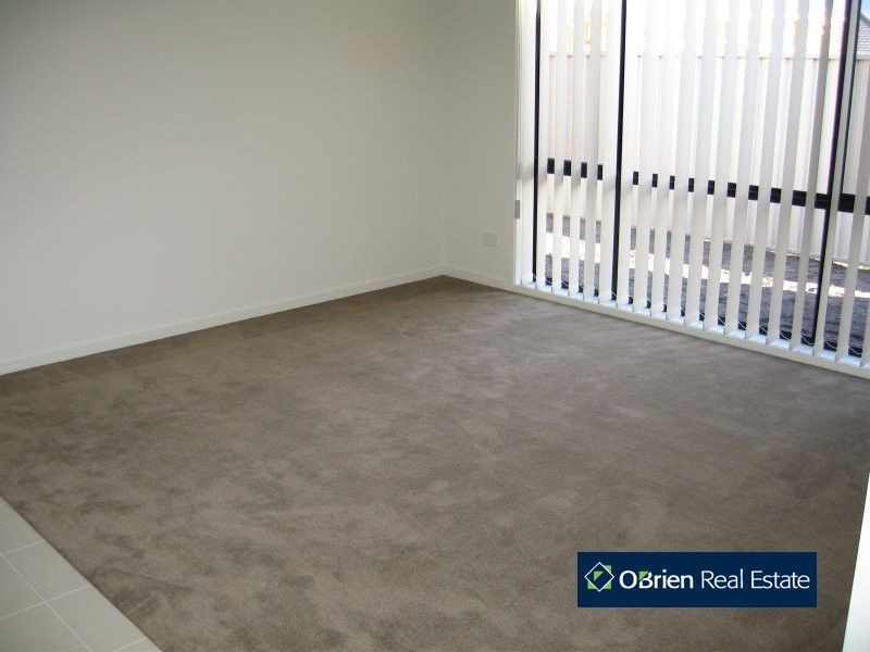 19 Macquarie Circuit, Pakenham VIC 3810