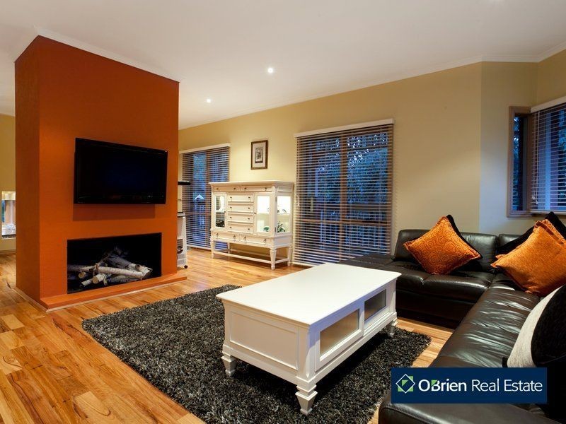 18 McKay Close, Berwick VIC 3806