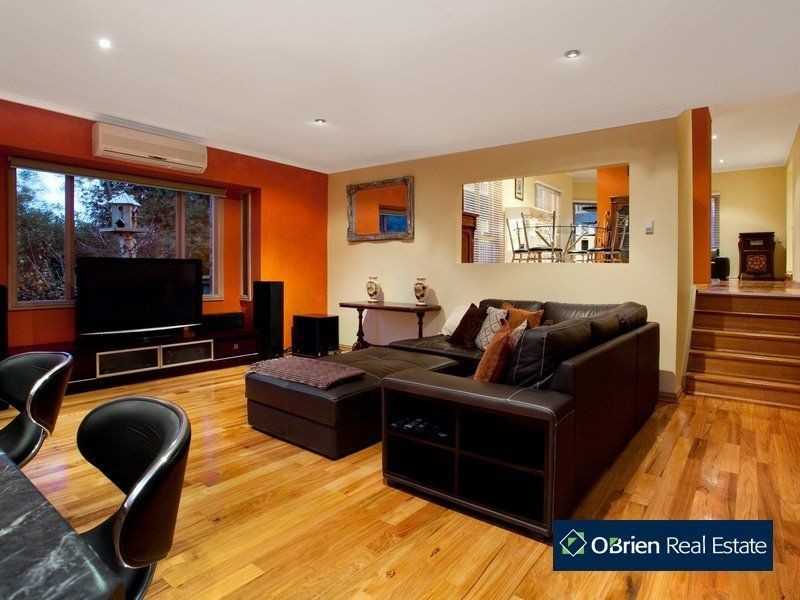 18 McKay Close, Berwick VIC 3806