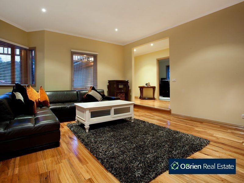 18 McKay Close, Berwick VIC 3806