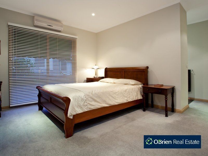 18 McKay Close, Berwick VIC 3806