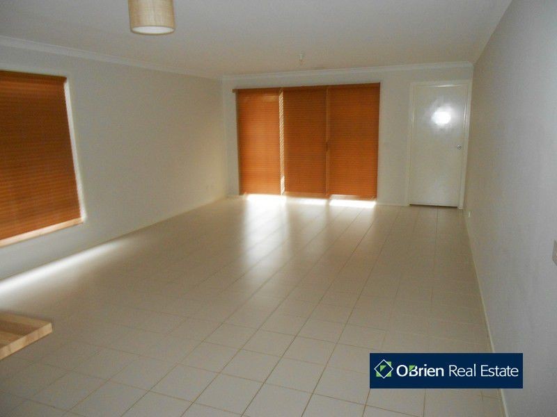 12 Arden Avenue, Pakenham VIC 3810