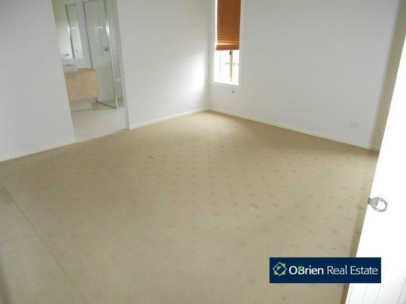 12 Arden Avenue, Pakenham VIC 3810