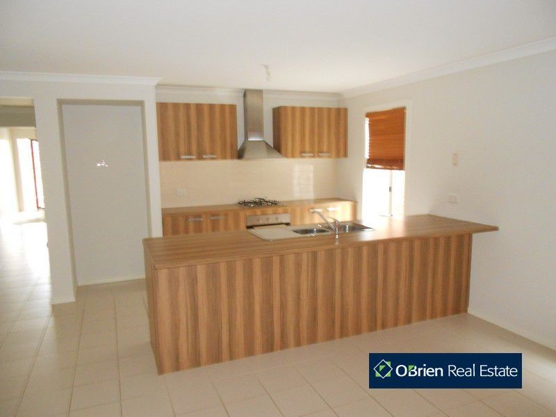 12 Arden Avenue, Pakenham VIC 3810