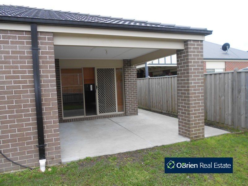 12 Arden Avenue, Pakenham VIC 3810