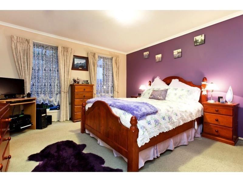 19 Scenic Drive, Beaconsfield VIC 3807