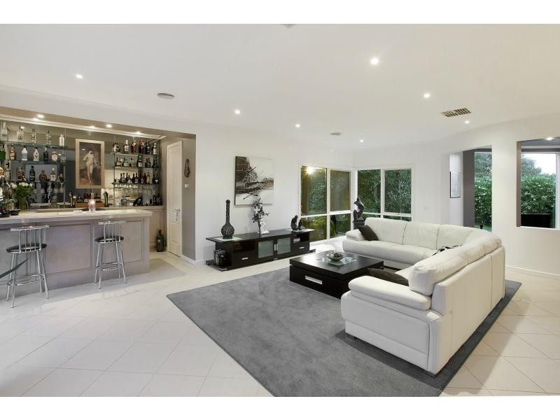 210 Kenilworth Avenue, Beaconsfield VIC 3807