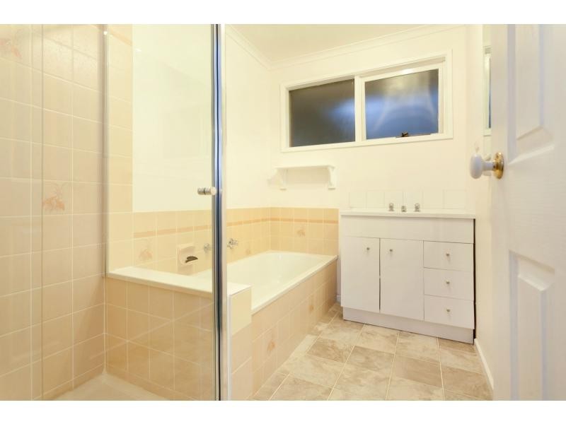 3 Debanne Court, Narre Warren VIC 3805