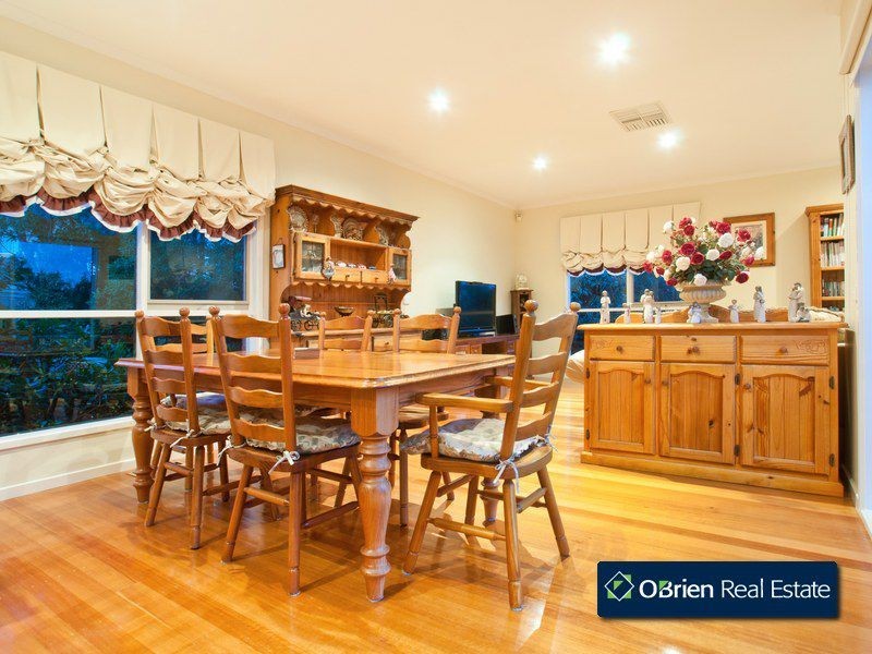 5 Kuranda Crescent, Berwick VIC 3806