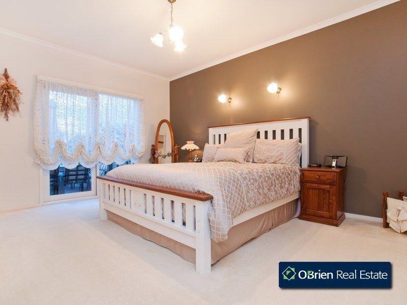 5 Kuranda Crescent, Berwick VIC 3806