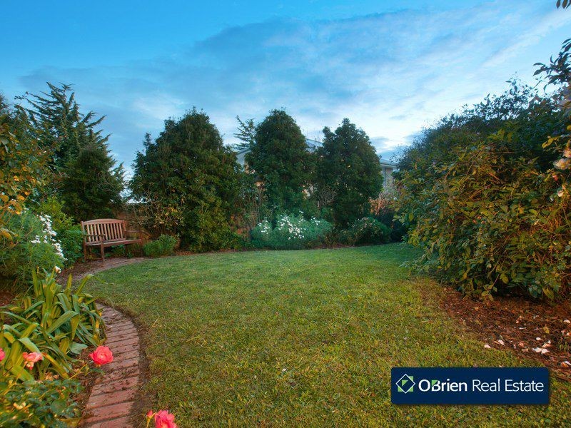 5 Kuranda Crescent, Berwick VIC 3806