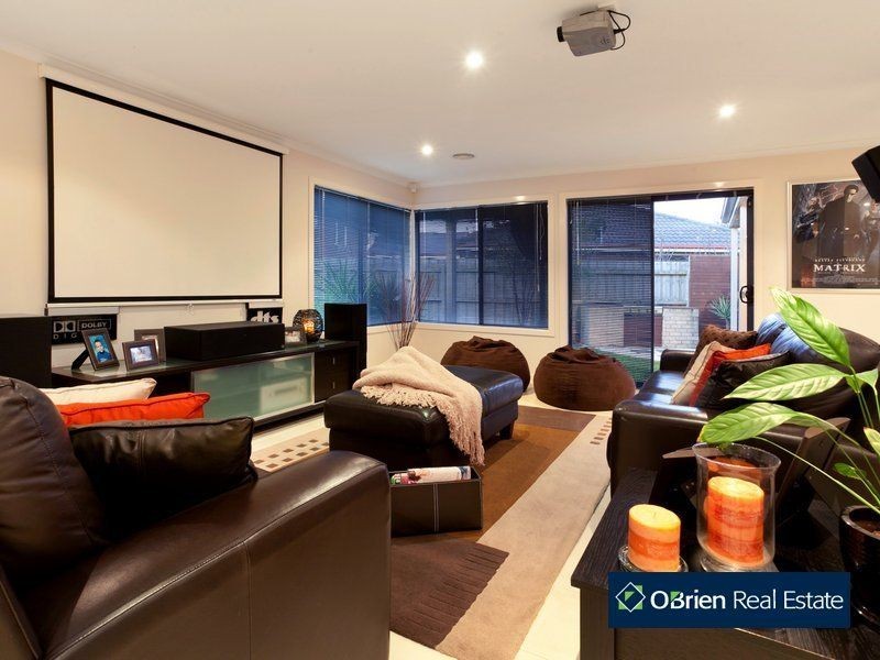 6 Harford Close, Lynbrook VIC 3975