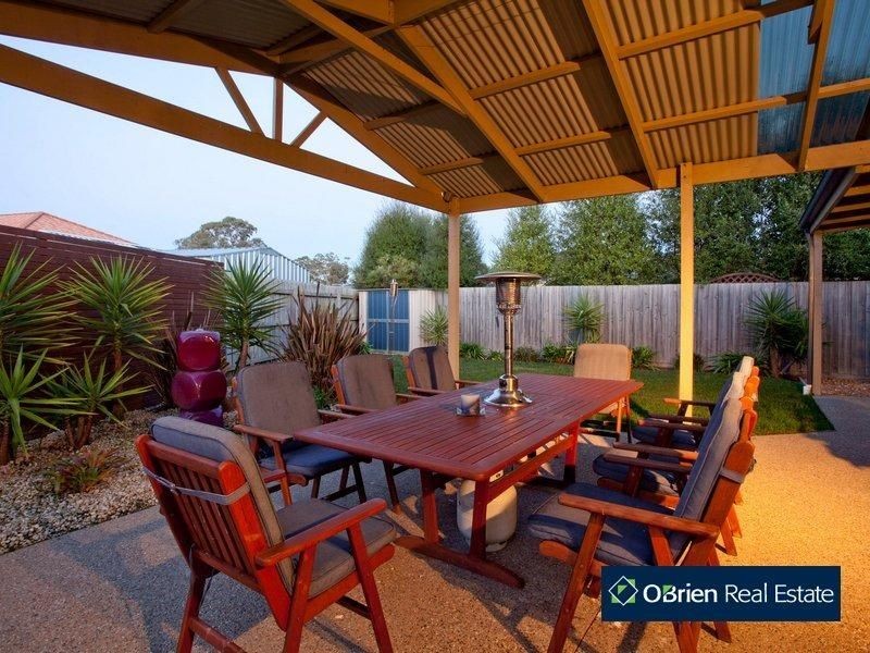 6 Harford Close, Lynbrook VIC 3975