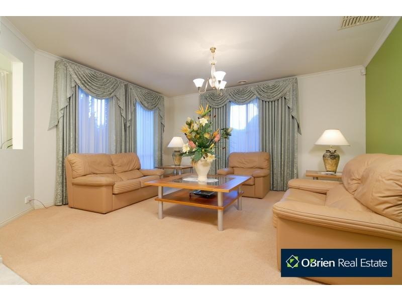 10 Warwick Court, Berwick VIC 3806